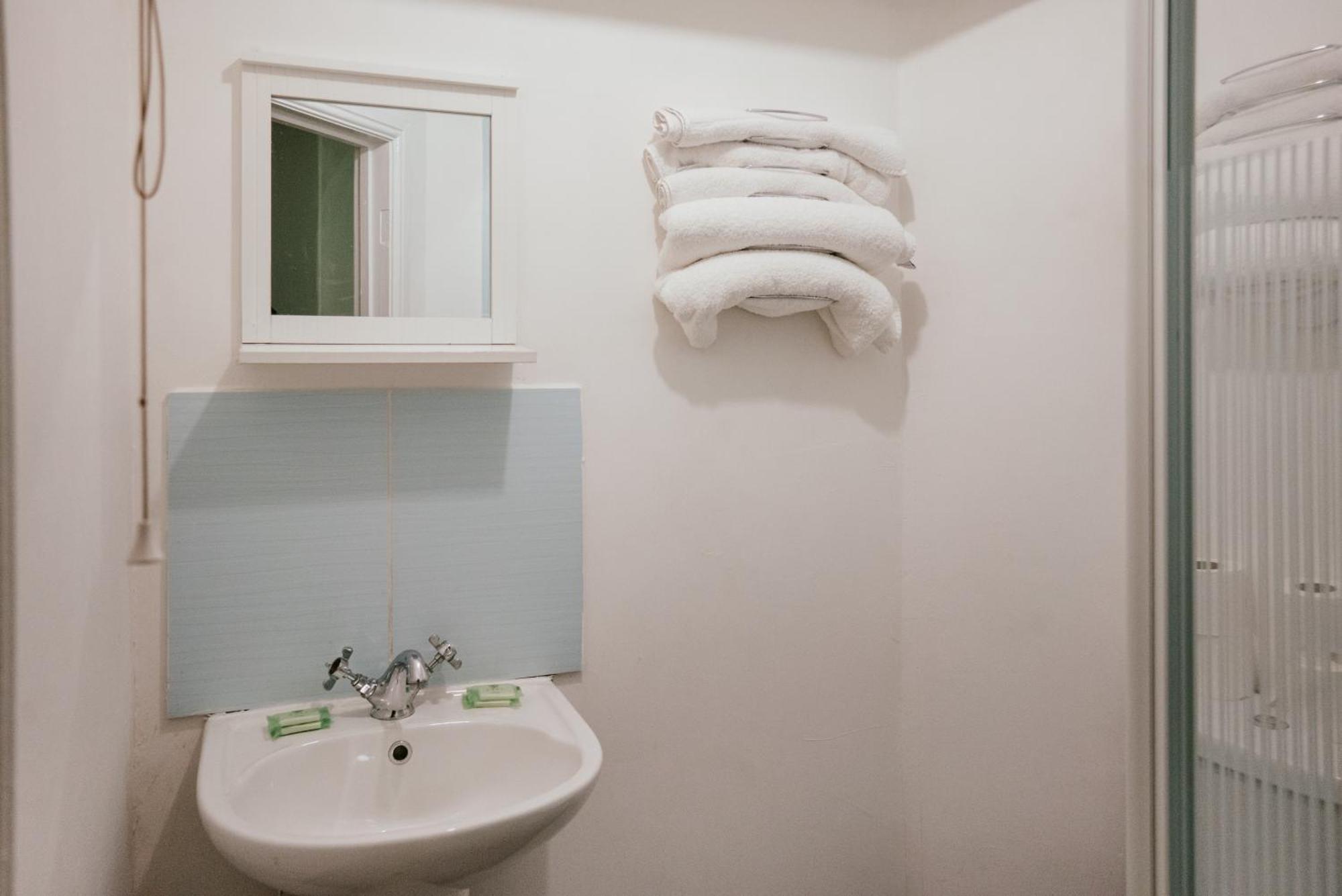 Hotels 24-7 - The Old Victoria Hotel Newport  Luaran gambar